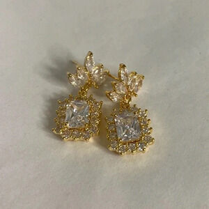 NEW - Rhinestone gold plated drop earrings - stud style